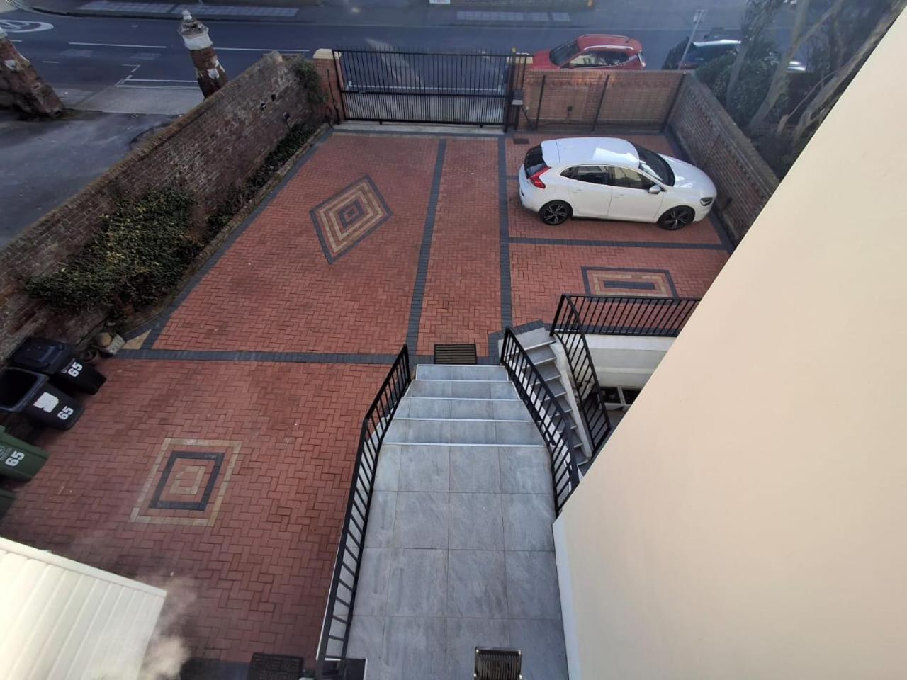 Inn By The Sea, Portsmouth - En Suite Rooms With Sea View Possible, Parking Ev 22Kw ภายนอก รูปภาพ