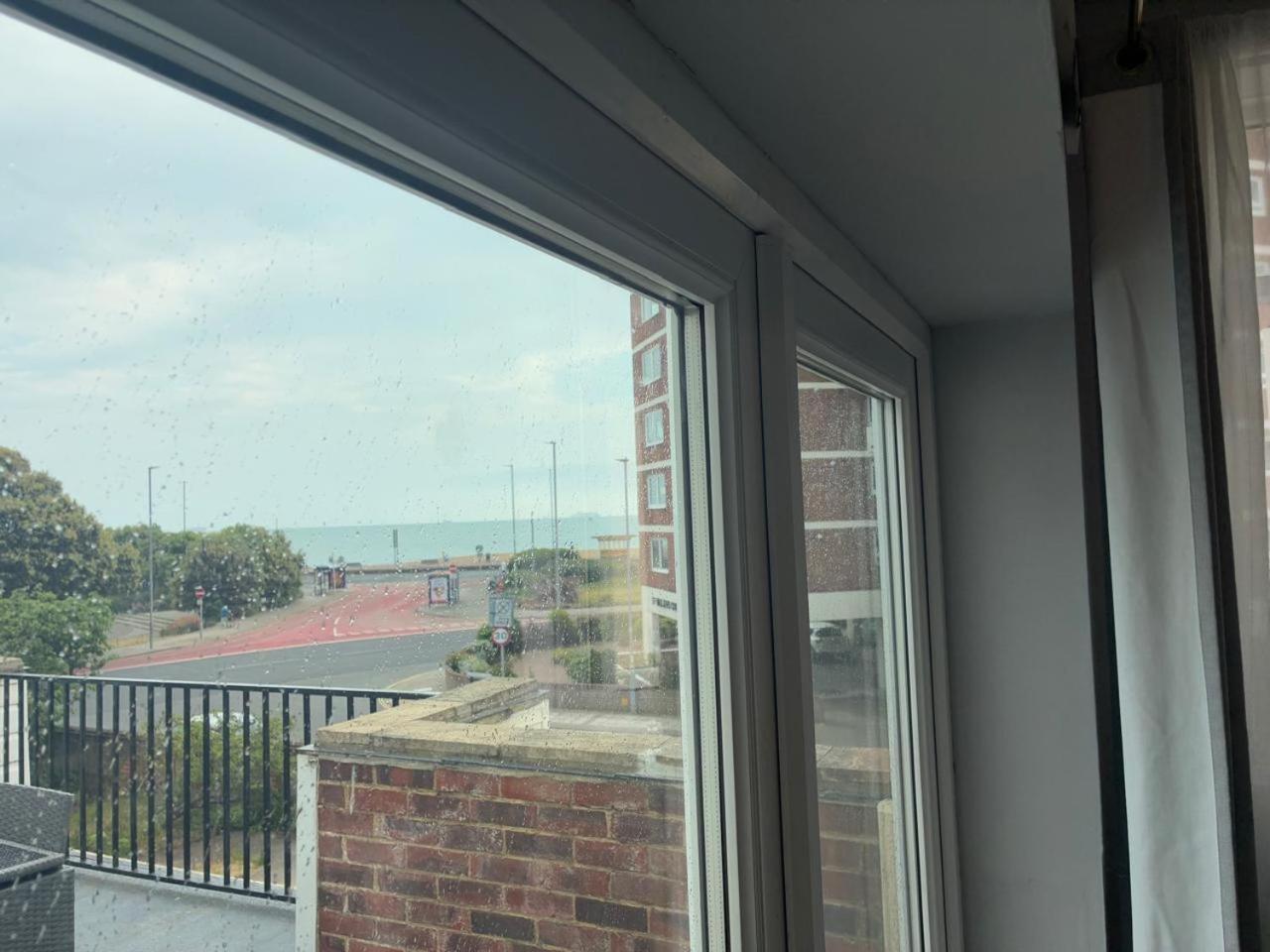 Inn By The Sea, Portsmouth - En Suite Rooms With Sea View Possible, Parking Ev 22Kw ภายนอก รูปภาพ