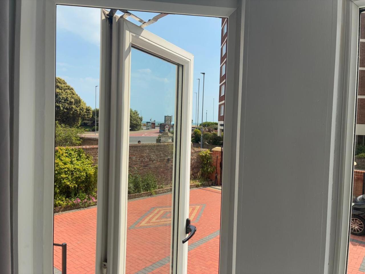 Inn By The Sea, Portsmouth - En Suite Rooms With Sea View Possible, Parking Ev 22Kw ภายนอก รูปภาพ